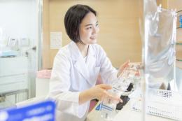 ◆パート求人◆平塚市・車通勤OK!時給2,500円可・クラウド型薬歴など最新機器完備のきれいな職場